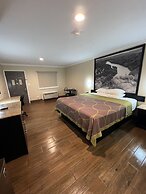 Super 8 Wyndham McAllen Downtown- City Center-Plaza Mall-Airport