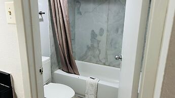 Super 7 Inn By OYO Tupelo Hwy 178