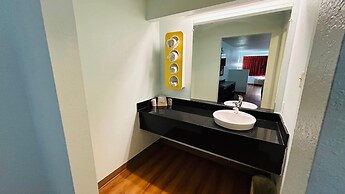 Super 7 Inn By OYO Tupelo Hwy 178