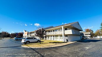 Super 7 Inn By OYO Tupelo Hwy 178