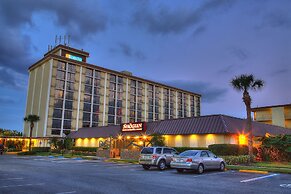 Rosen Inn, closest to Universal