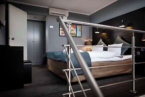 Scandic Front