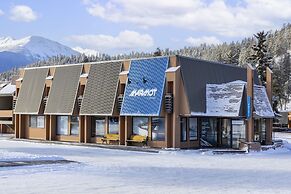 Marmot Lodge