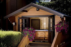 Marmot Lodge