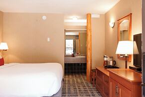 Marmot Lodge