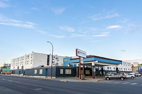 Sternwheeler Hotel and Conference Centre