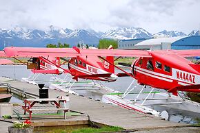 Coast Inn at Lake Hood