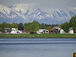 Coast Inn at Lake Hood