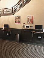 Coast Inn at Lake Hood