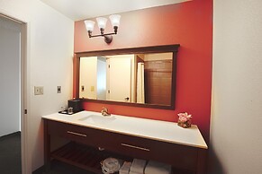 Coast Inn at Lake Hood