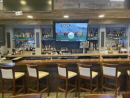 Coast Inn at Lake Hood