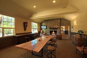 Coast Inn at Lake Hood