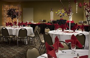 Coast Inn at Lake Hood