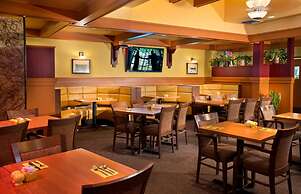 Coast Inn at Lake Hood