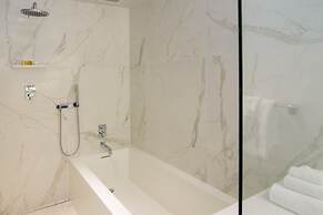 The Benson Portland, Curio Collection by Hilton