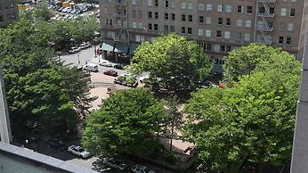 The Benson Portland, Curio Collection by Hilton