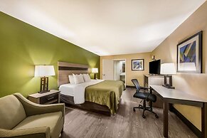 Quality Inn & Suites Garland - East Dallas
