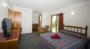 Colonial Court Motor Inn