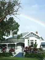 Colonial Court Motor Inn