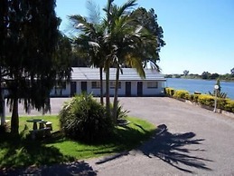 Colonial Court Motor Inn