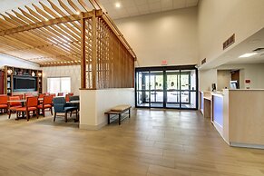 Holiday Inn Express & Suites Aurora - Naperville by IHG