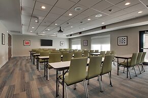 Holiday Inn Express & Suites Aurora - Naperville by IHG