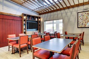 Holiday Inn Express & Suites Aurora - Naperville by IHG