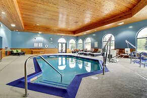 Holiday Inn Express & Suites Aurora - Naperville by IHG