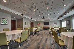 Holiday Inn Express & Suites Aurora - Naperville by IHG