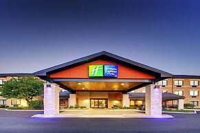 Holiday Inn Express & Suites Aurora - Naperville by IHG