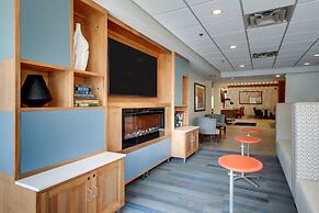 Holiday Inn Express & Suites Aurora - Naperville by IHG