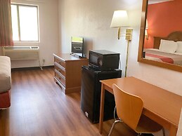 Motel 6 Hannibal, MO