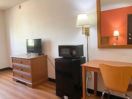 Motel 6 Hannibal, MO