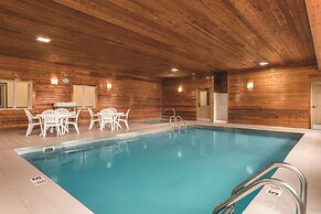 Country Inn & Suites by Radisson, Dakota Dunes, SD