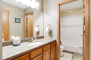 River Mountain Lodge