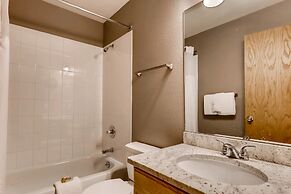 River Mountain Lodge