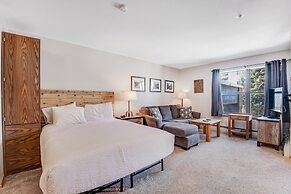 River Mountain Lodge