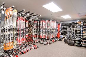 River Mountain Lodge