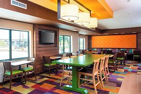 Fairfield Inn & Suites Victoria