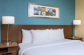 Fairfield Inn & Suites Victoria