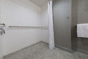 DoubleTree by Hilton Winston Salem - University