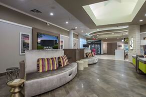 DoubleTree by Hilton Winston Salem - University