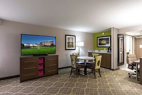 DoubleTree by Hilton Winston Salem - University