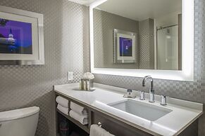 DoubleTree by Hilton Winston Salem - University