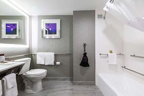 DoubleTree by Hilton Winston Salem - University