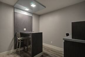 Clarion Pointe Tampa-Brandon Near Fairgrounds and Casino