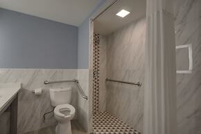 Clarion Pointe Tampa-Brandon Near Fairgrounds and Casino