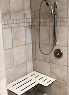 Mariposa Inn & Suites