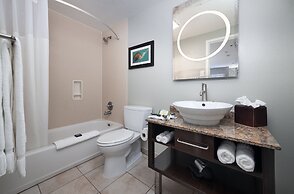 Mariposa Inn & Suites