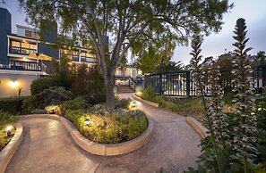 Mariposa Inn & Suites